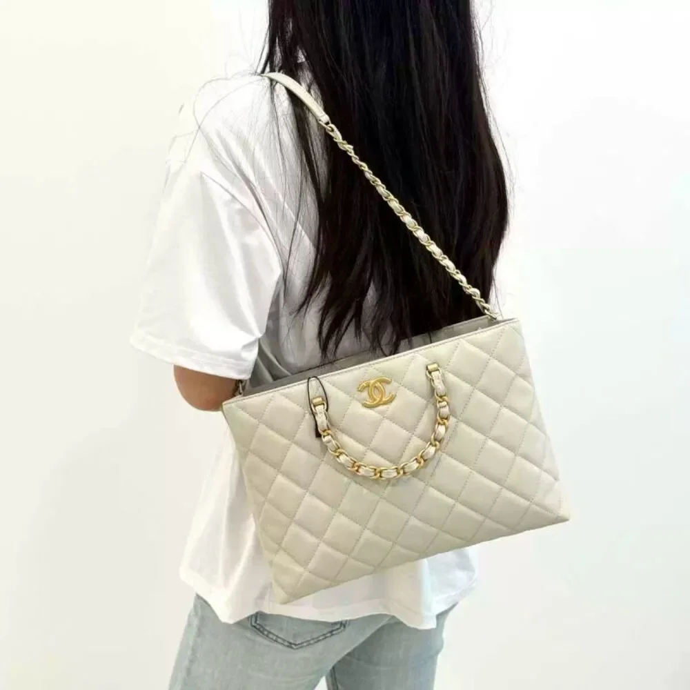 Chanel Women Pre-Loved Bag Very Good Condition